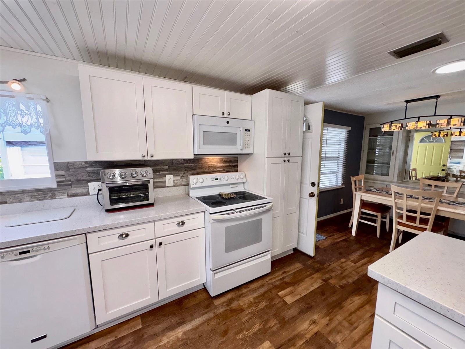 413 Cervina Dr N Property Photo 11