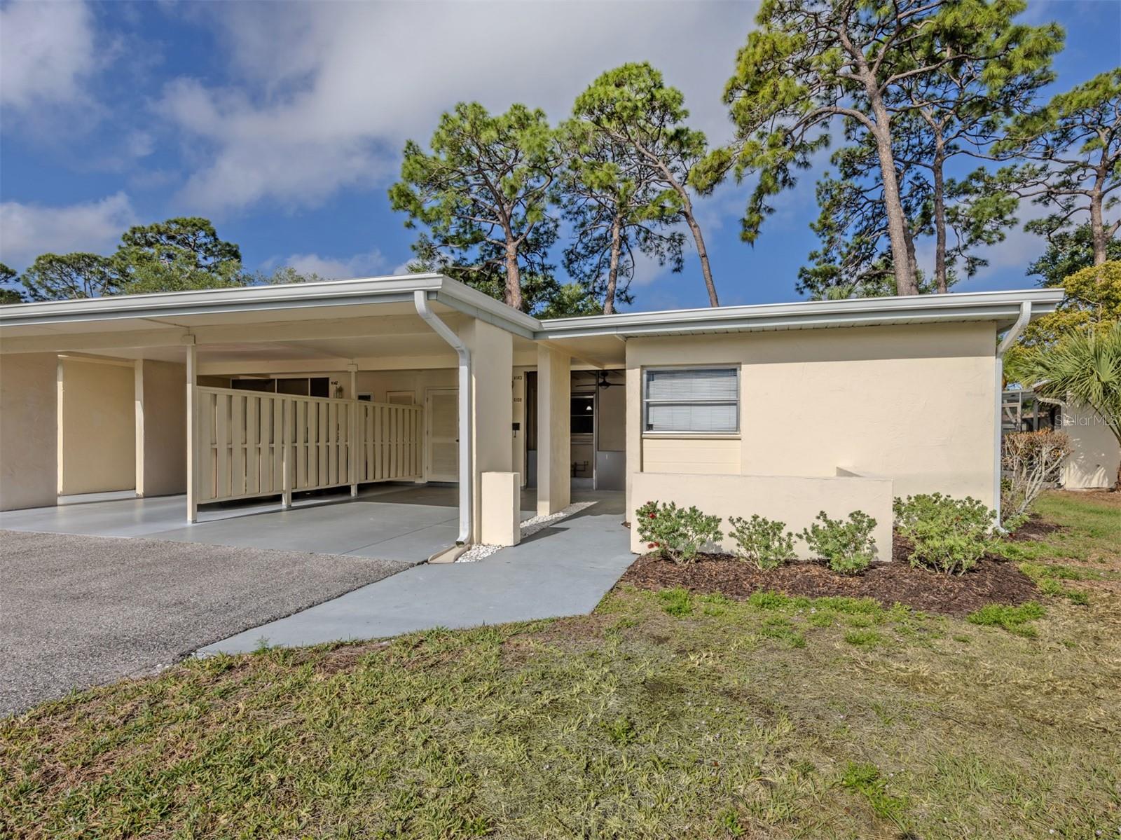 6108 GREEN VIEW DR #143 Property Photo 1