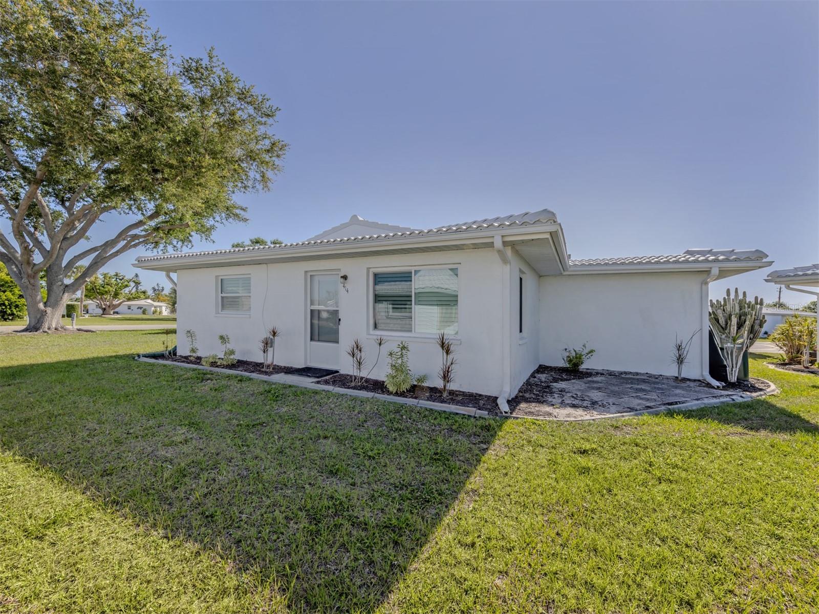414 Circlewood Dr #h2 Property Photo 6