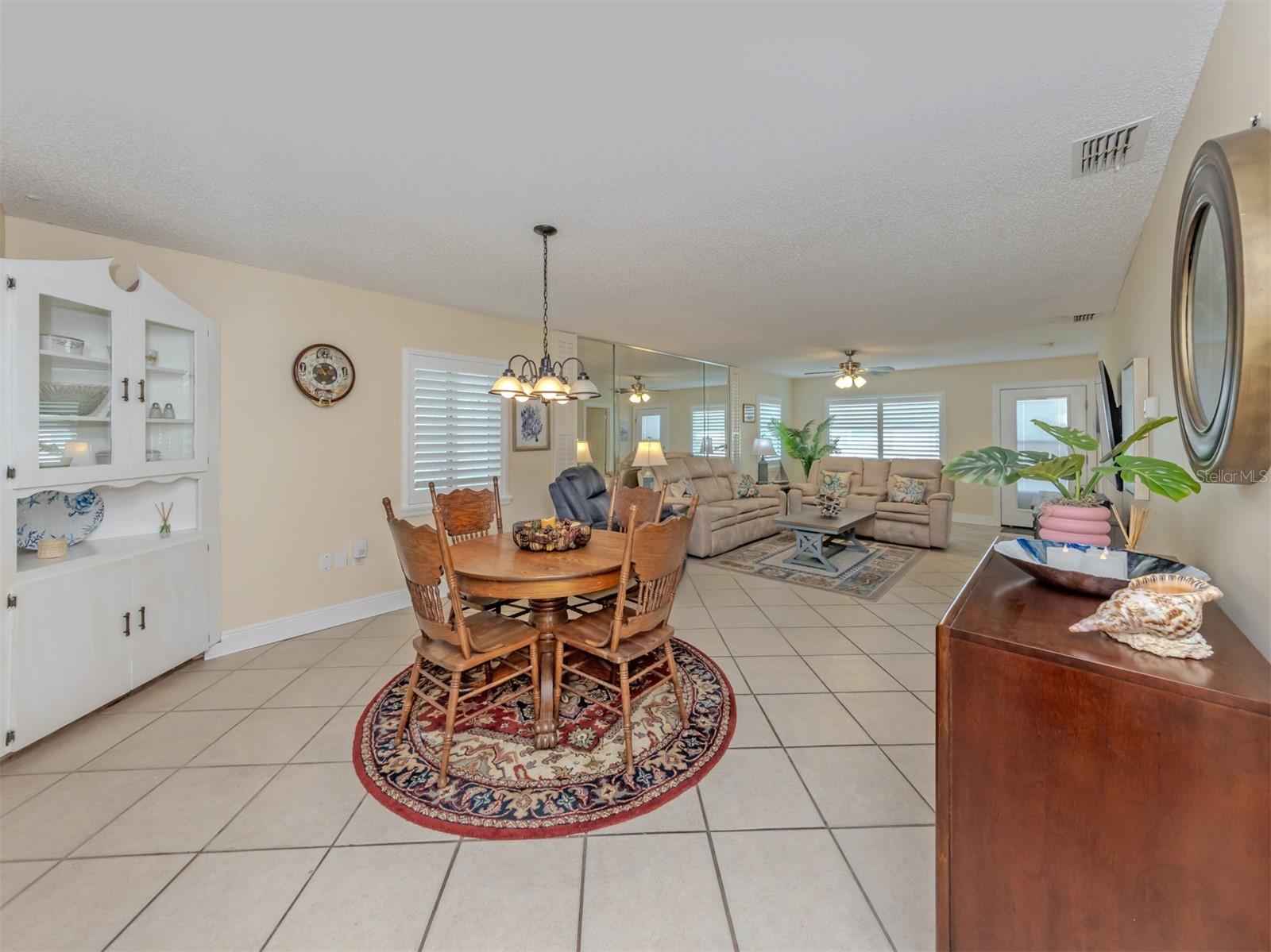 414 Circlewood Dr #h2 Property Photo 9