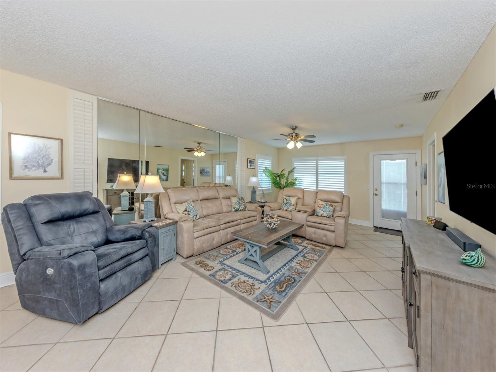 414 Circlewood Dr #h2 Property Photo 10