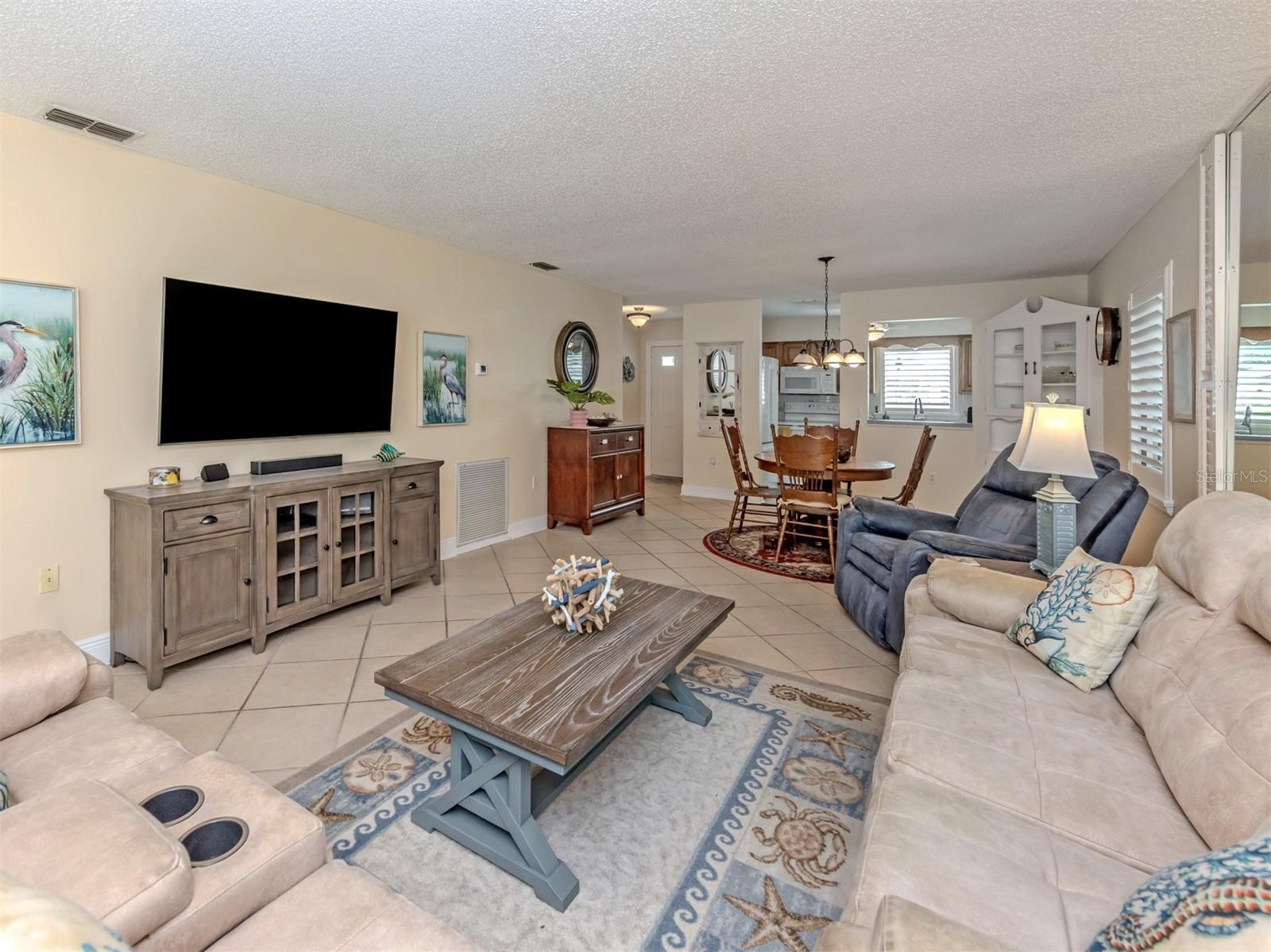 414 Circlewood Dr #h2 Property Photo 13