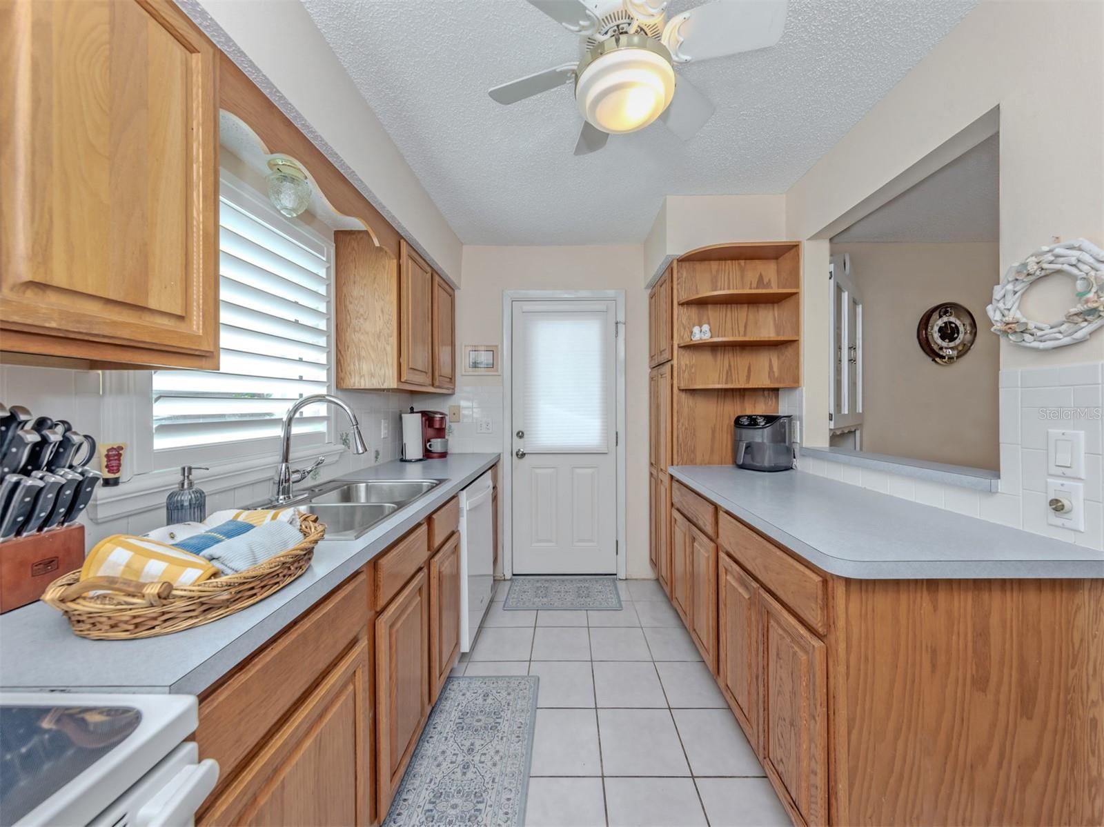 414 Circlewood Dr #h2 Property Photo 17