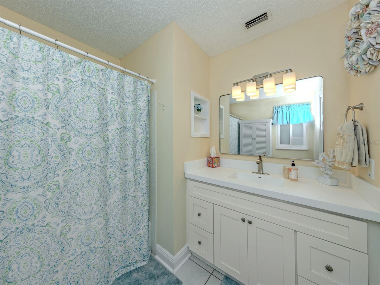 414 Circlewood Dr #h2 Property Photo 24