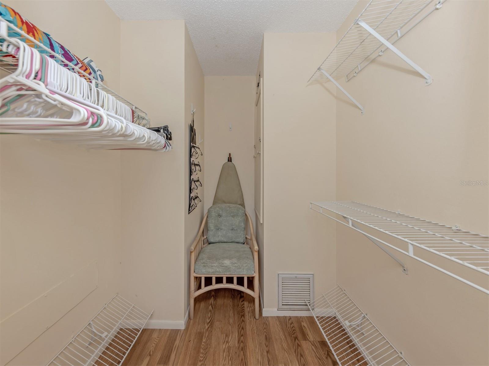 414 Circlewood Dr #h2 Property Photo 25