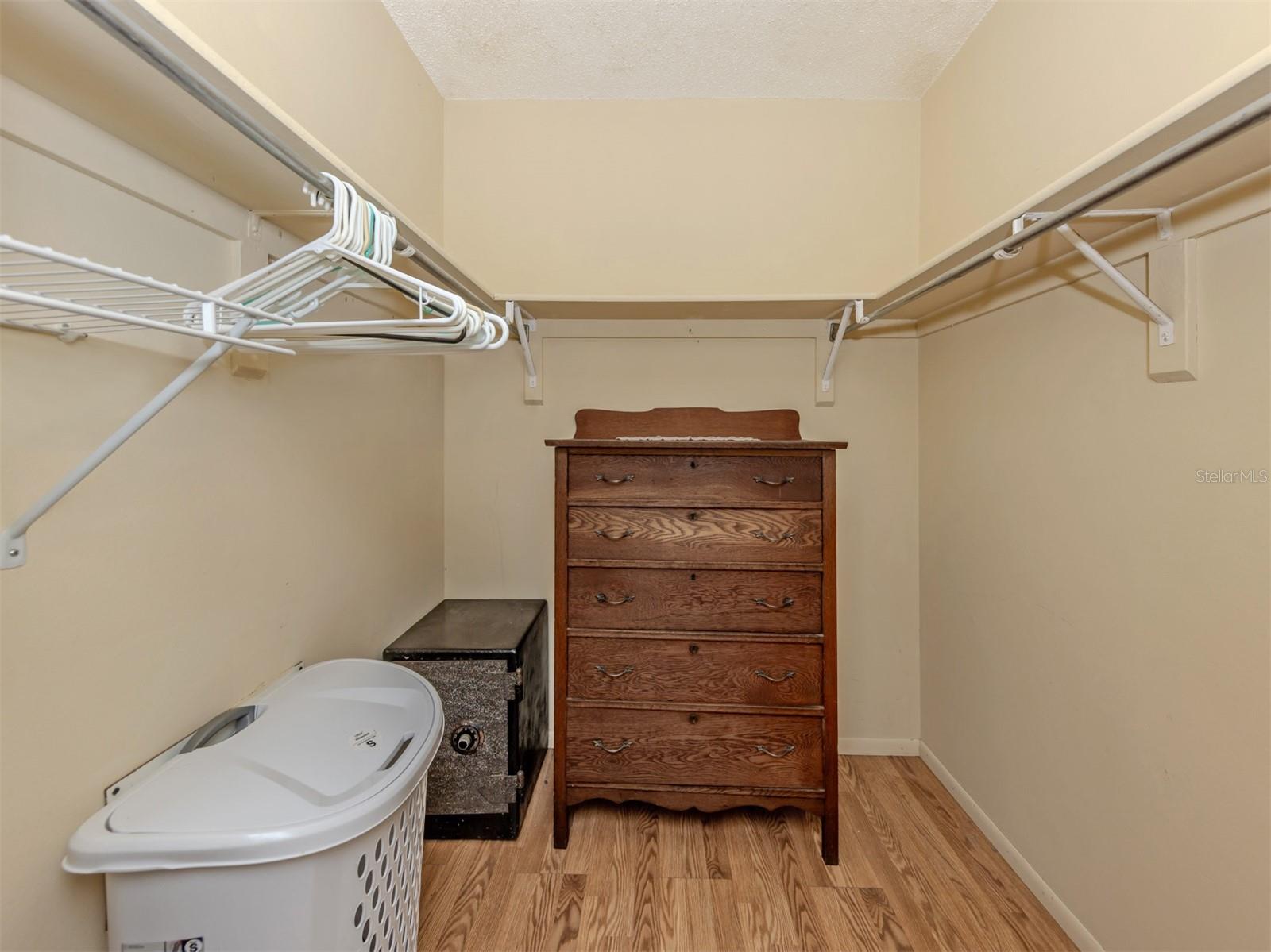 414 Circlewood Dr #h2 Property Photo 27