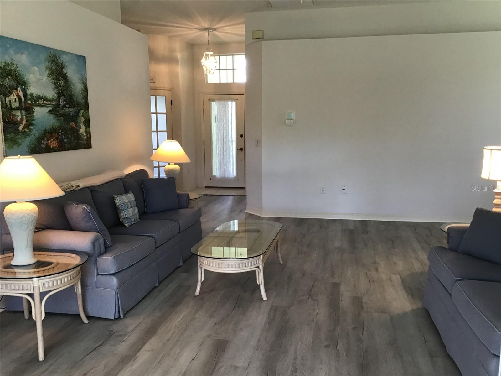 737 Pond Lily Way Property Photo 4