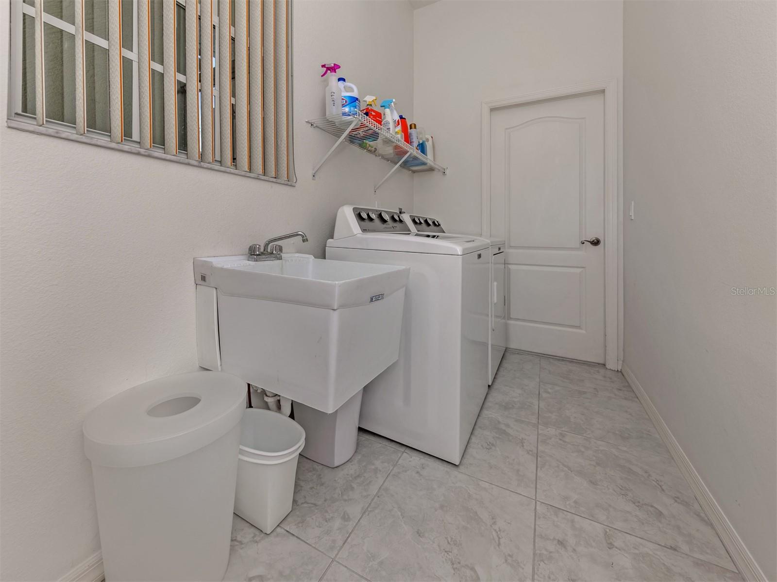 737 Pond Lily Way Property Photo 32