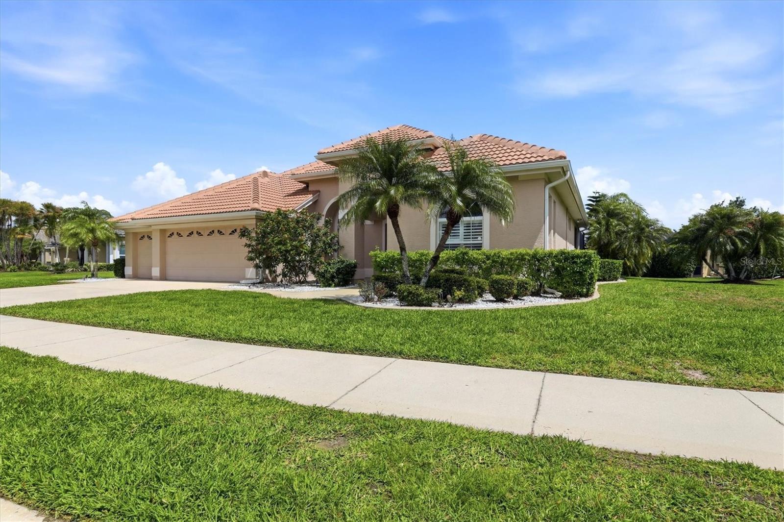 1166 Eagles Flight Way Property Photo 10
