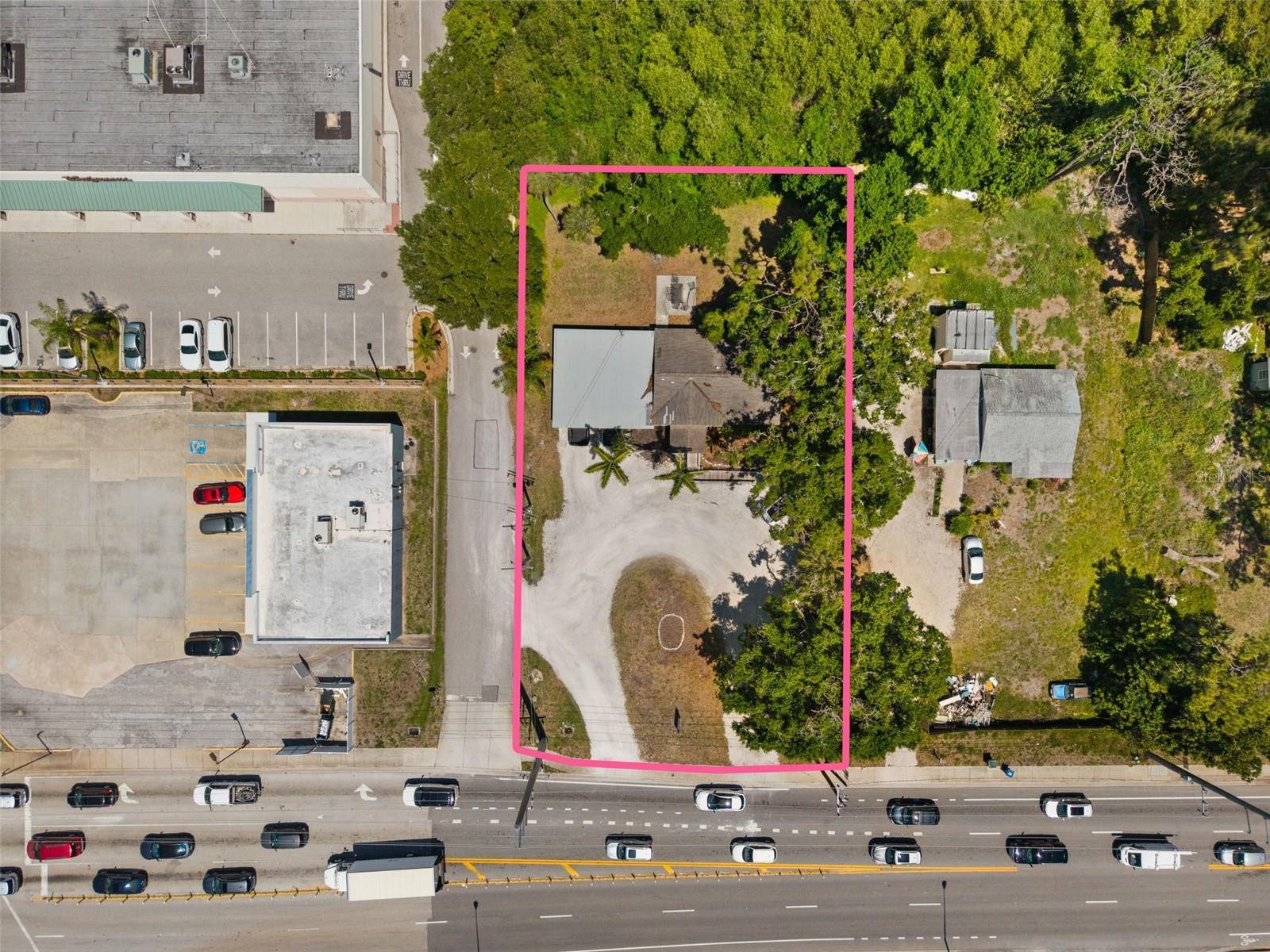 109 LAUREL RD E Property Photo 1
