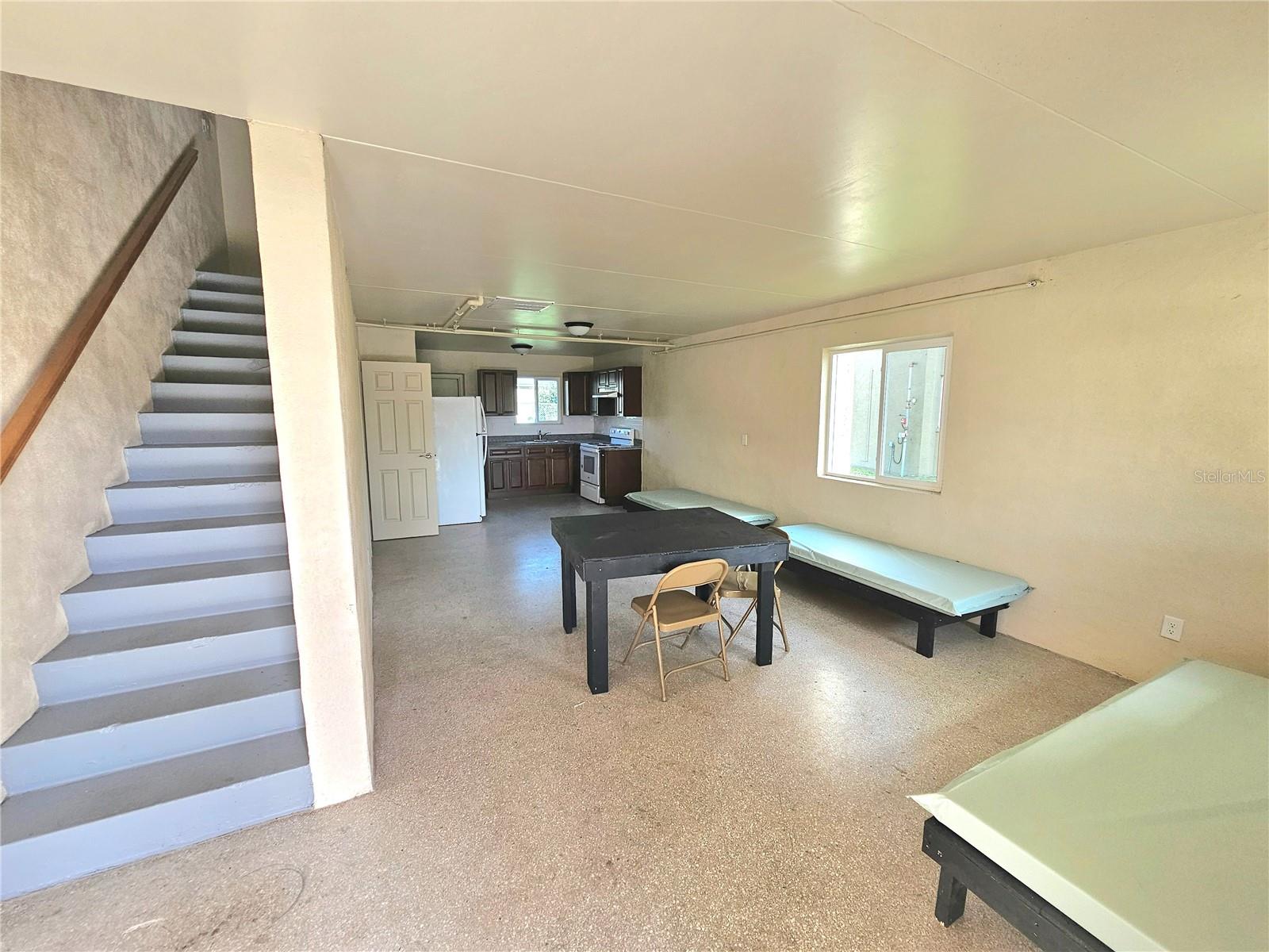 111 Jordan Ave Property Photo 7