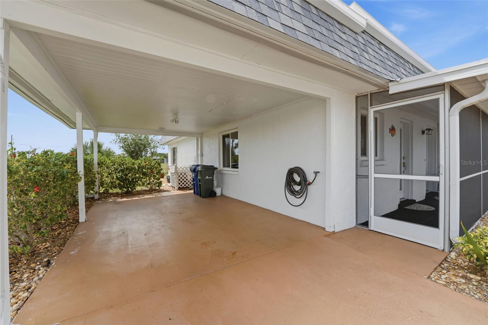 690 Circlewood Dr #w8 Property Photo 3