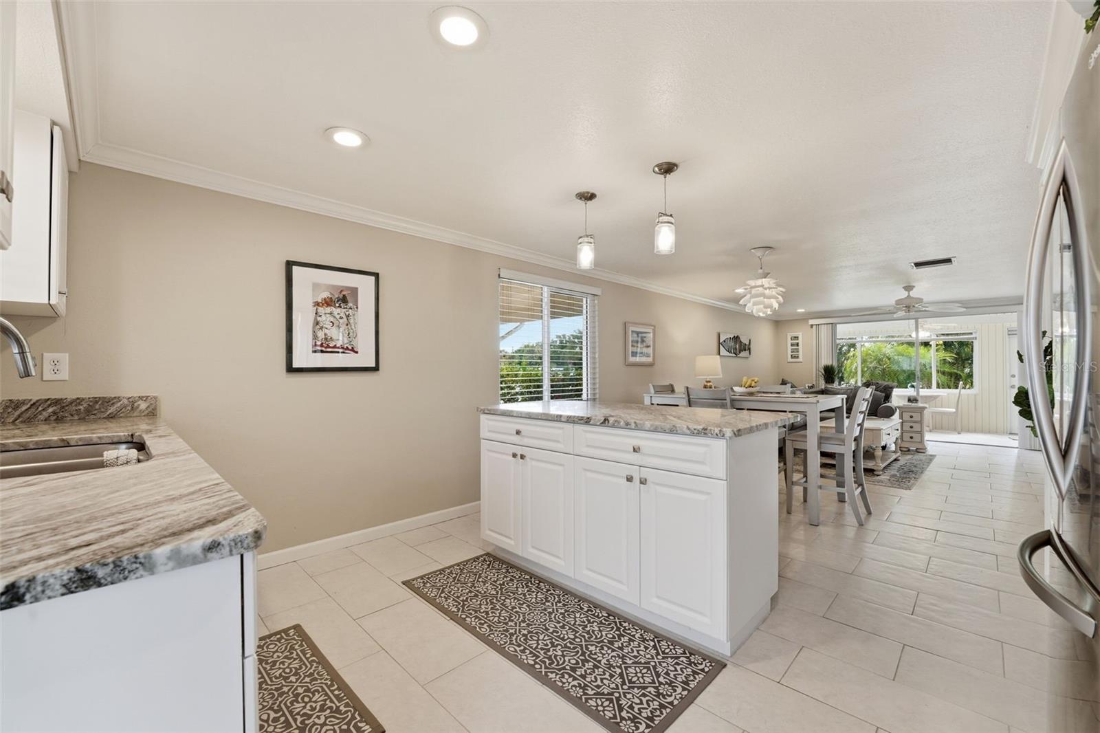 690 Circlewood Dr #w8 Property Photo 12