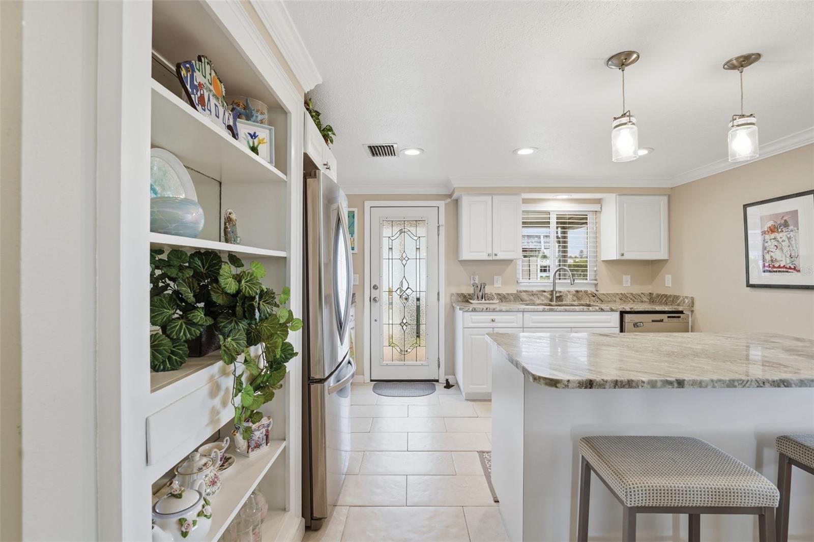 690 Circlewood Dr #w8 Property Photo 16