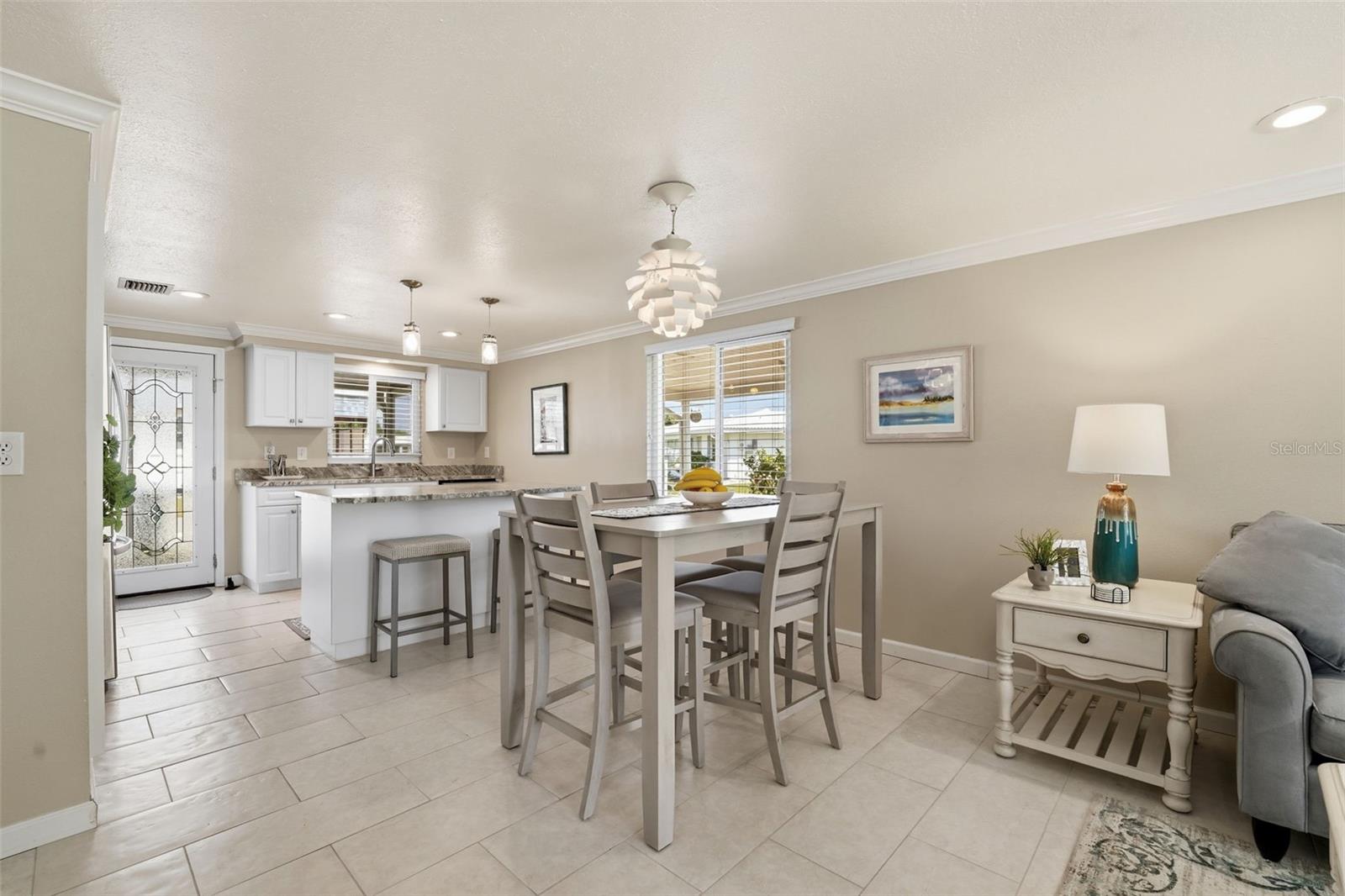 690 Circlewood Dr #w8 Property Photo 23