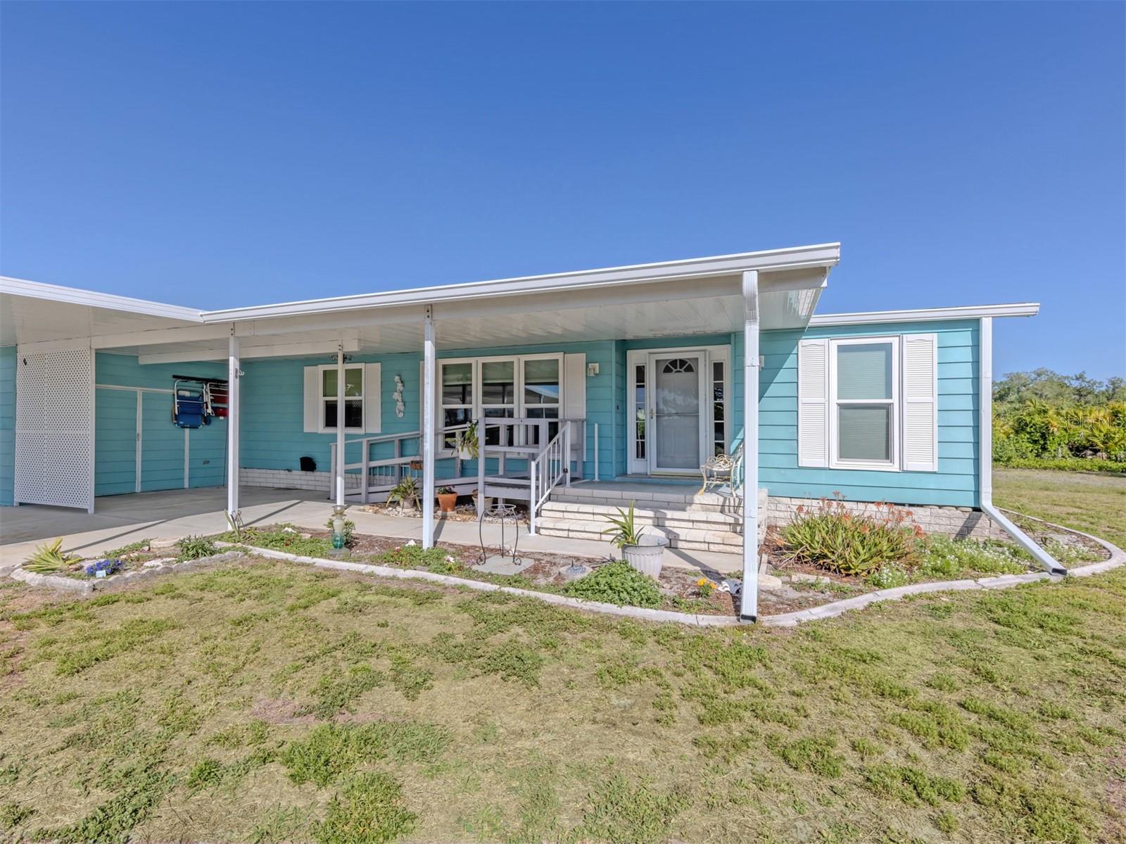 592 Portside Dr Property Photo 4
