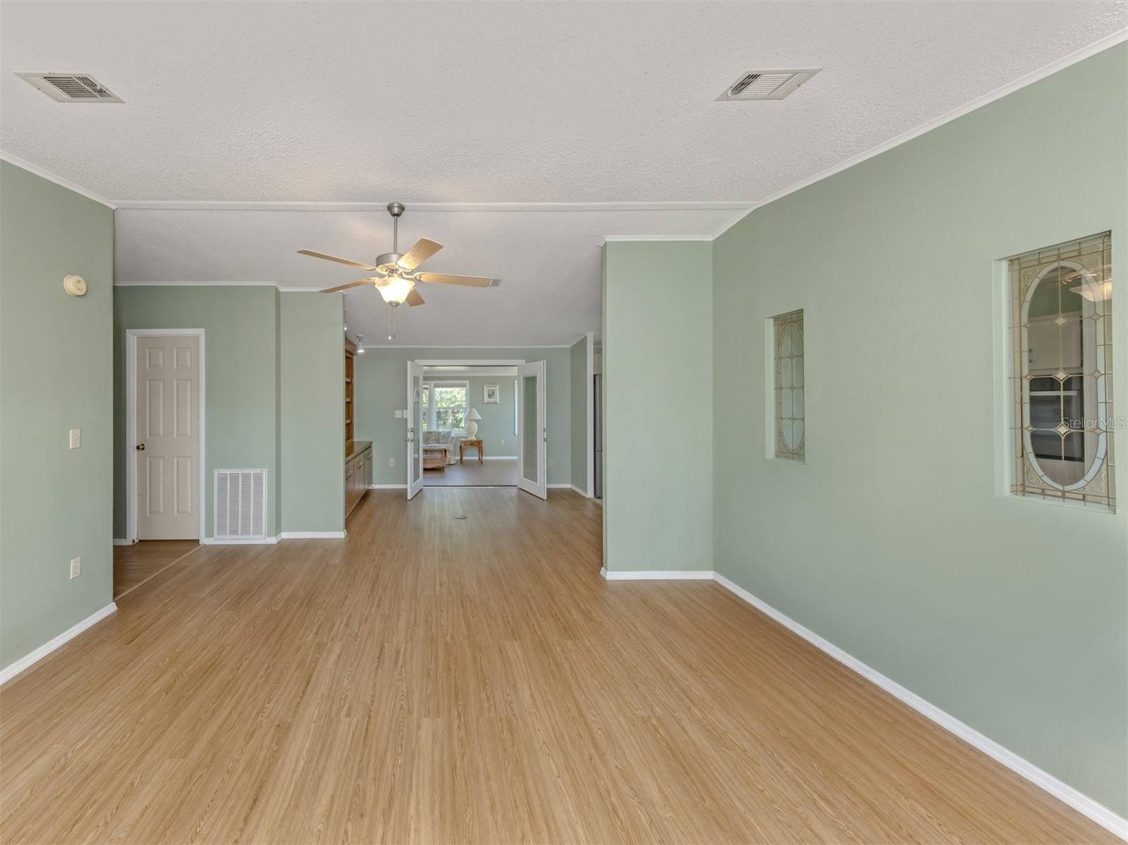 592 Portside Dr Property Photo 8