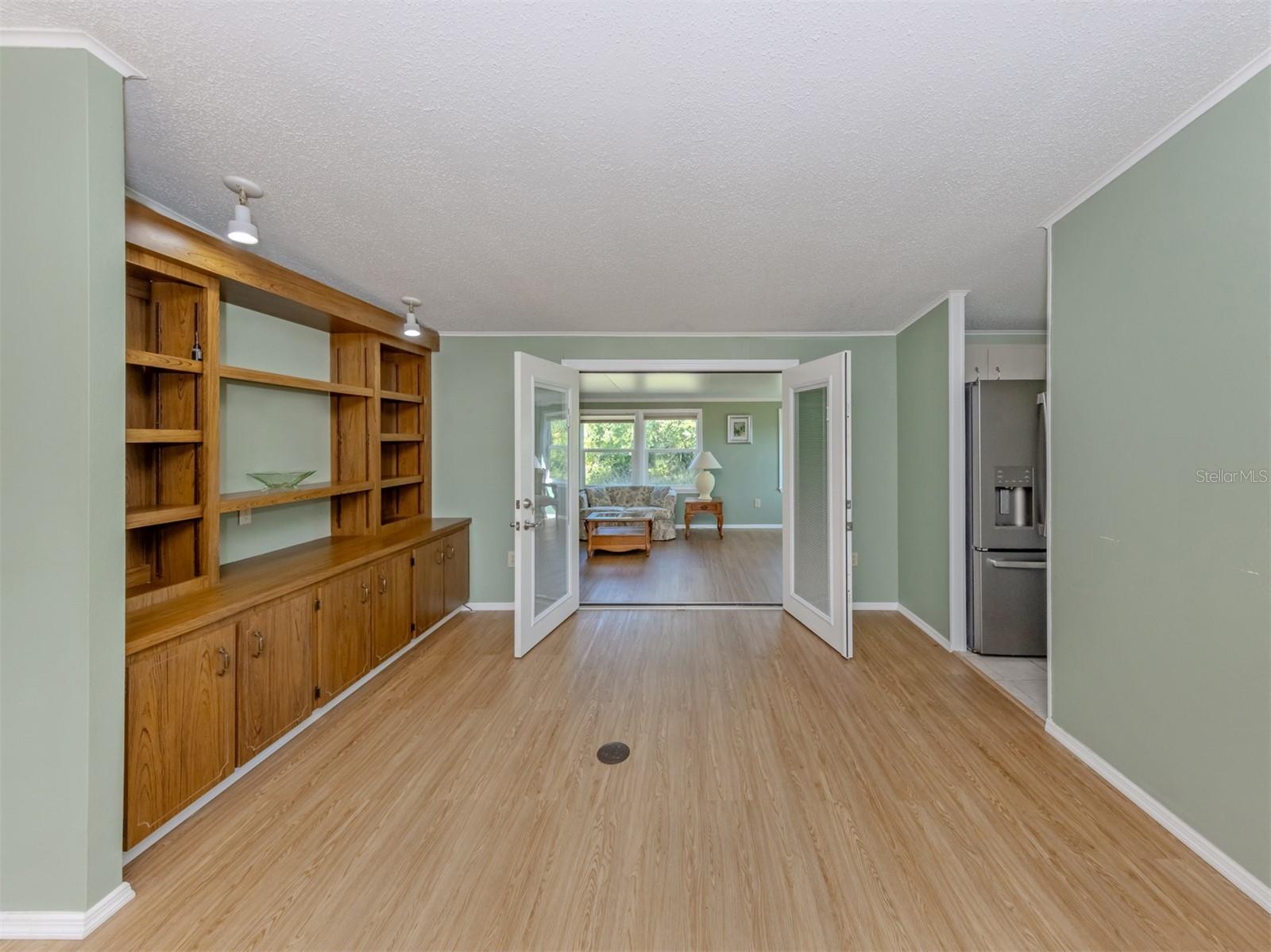 592 Portside Dr Property Photo 10
