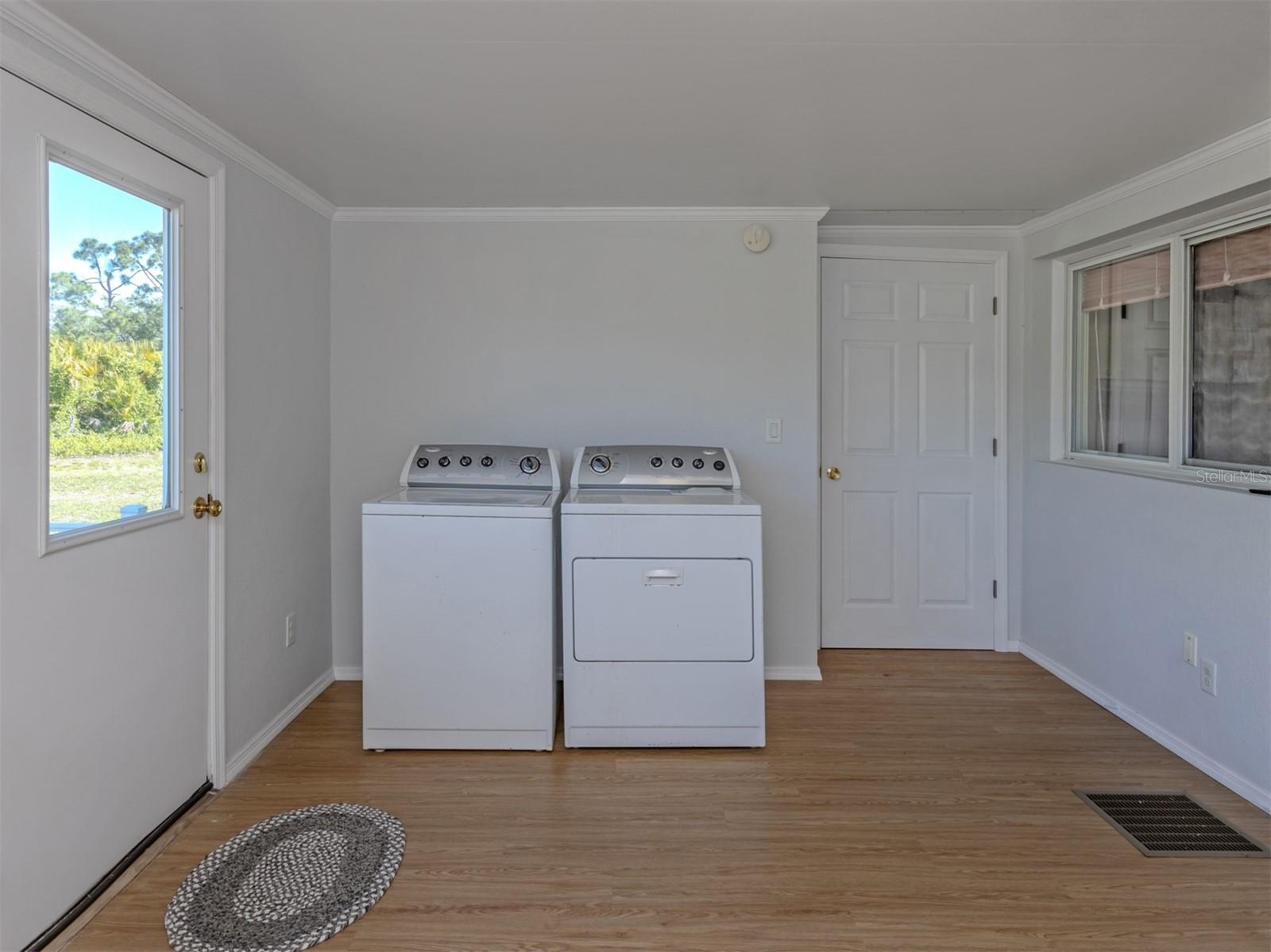 592 Portside Dr Property Photo 26
