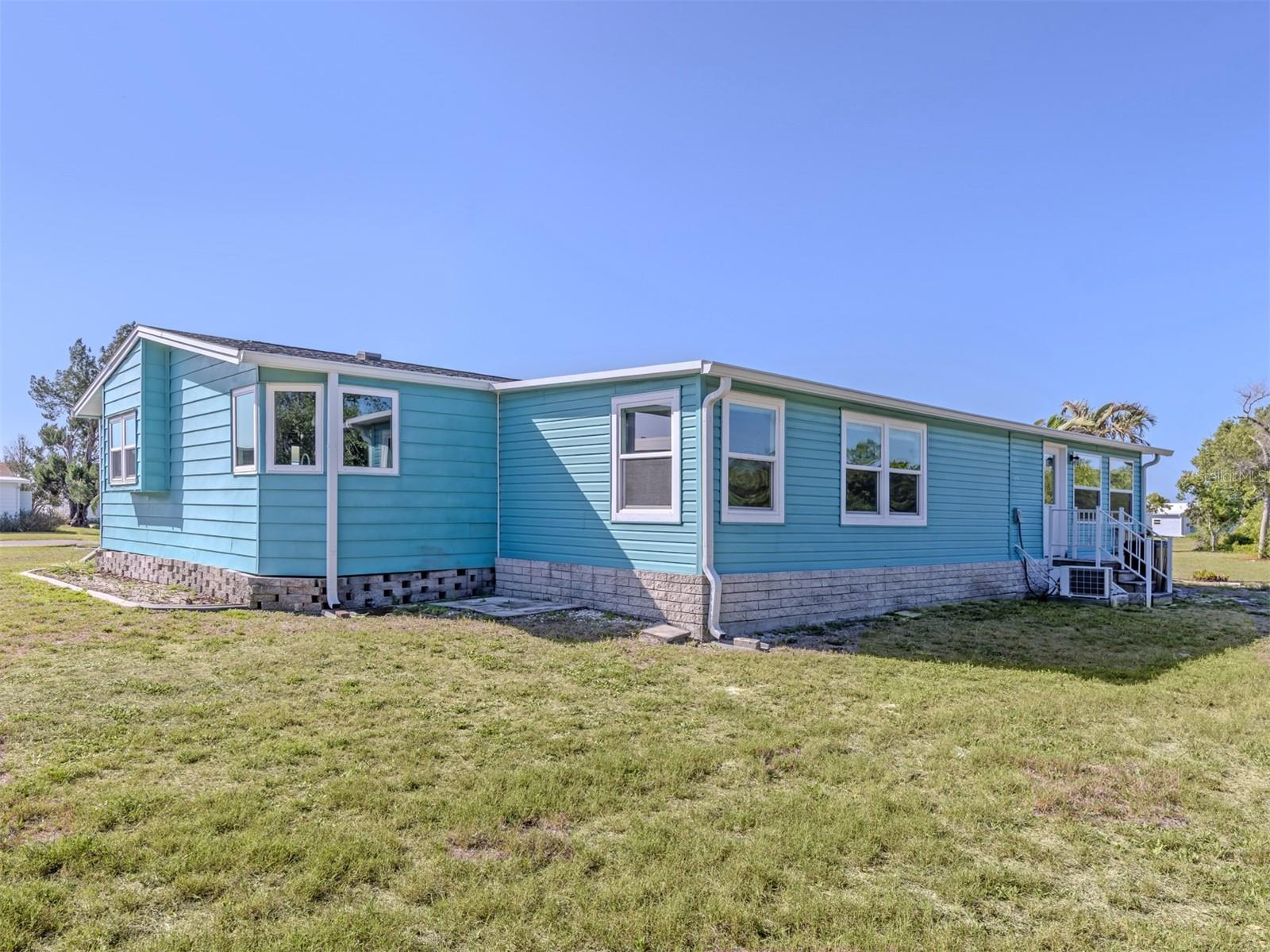 592 Portside Dr Property Photo 30