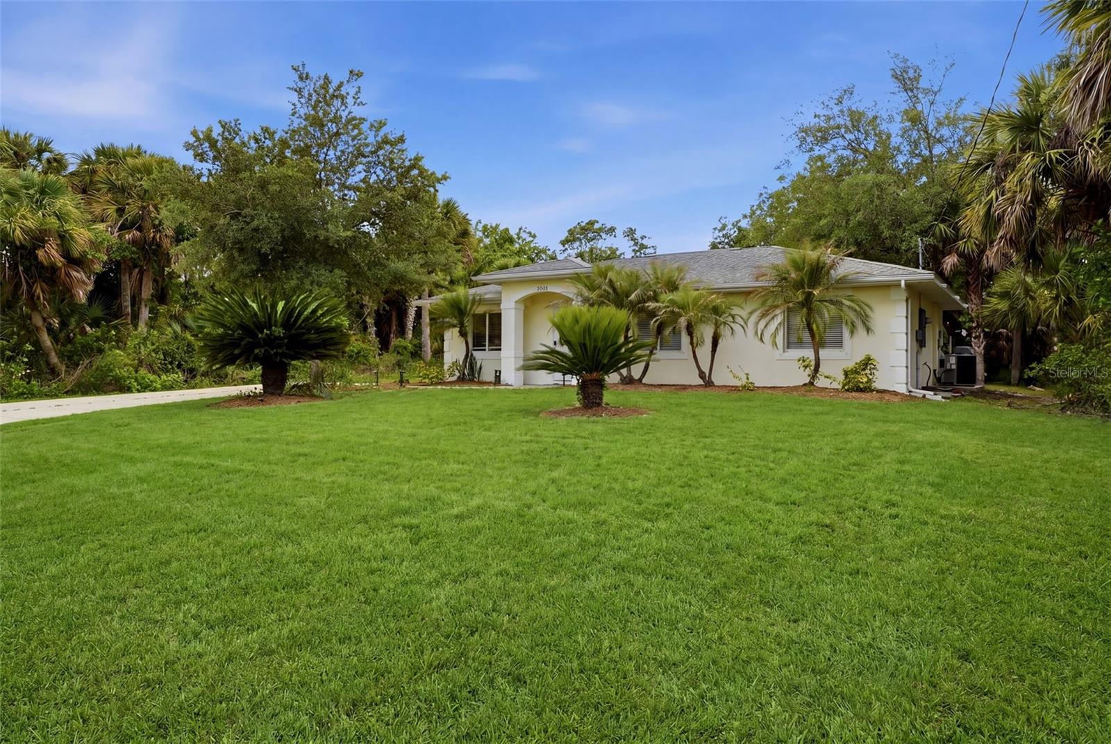 1709 Kerman St Property Photo 3