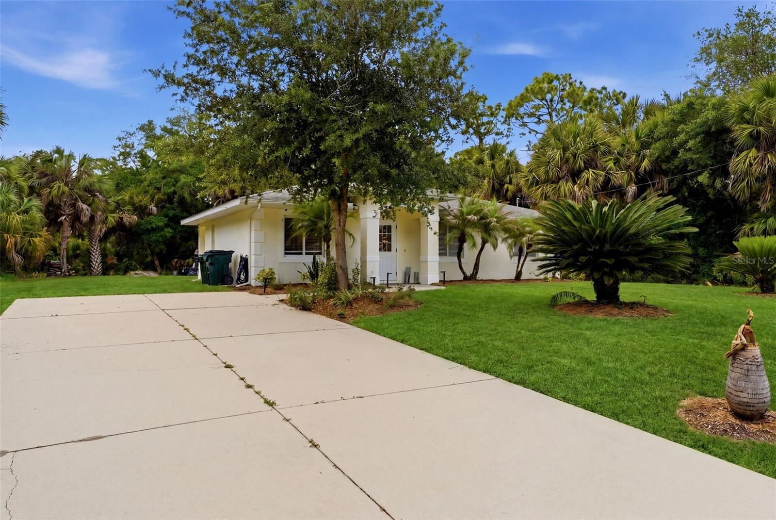 1709 Kerman St Property Photo 4