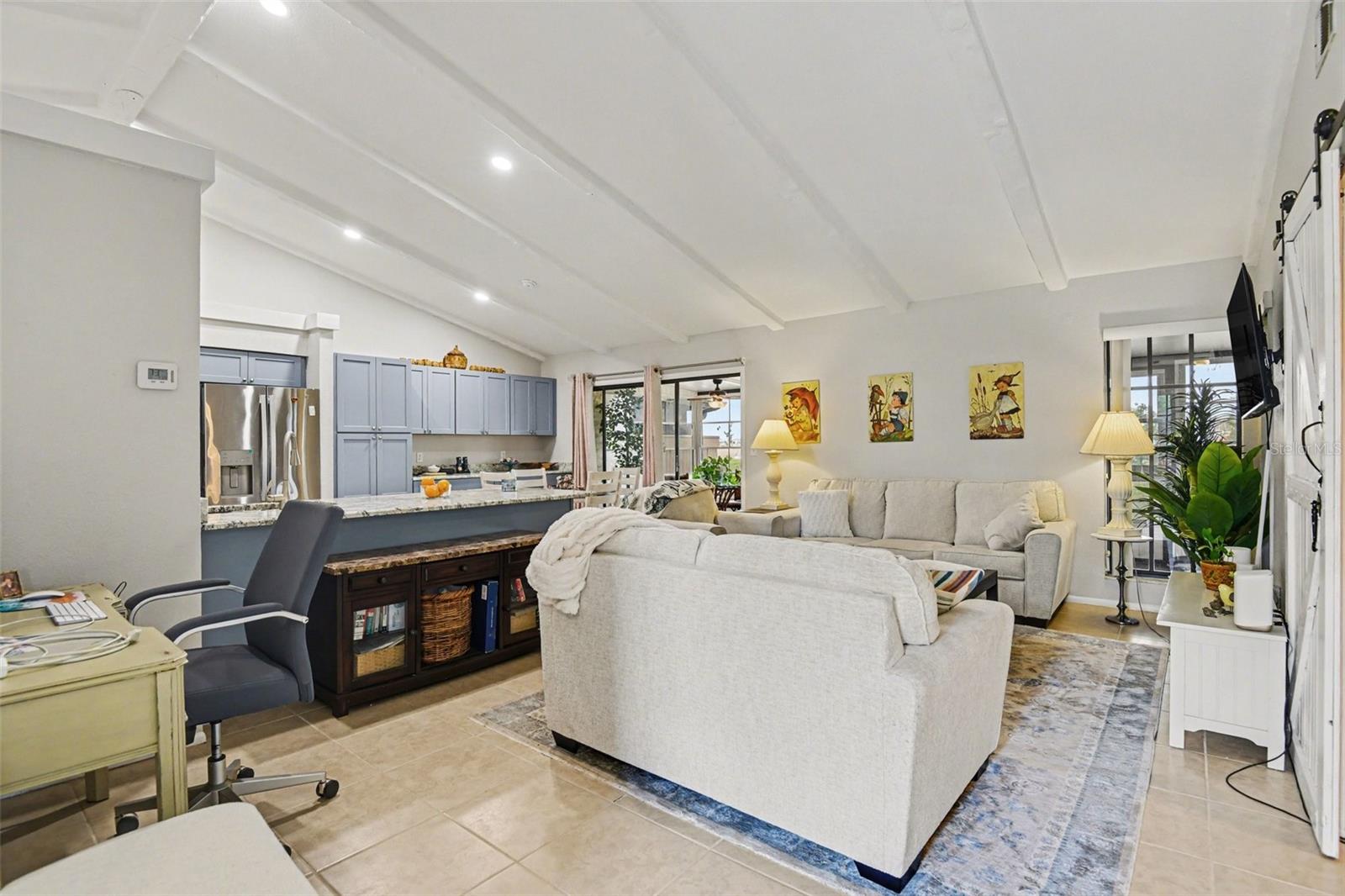 5401 Brassy Loop Property Photo 7