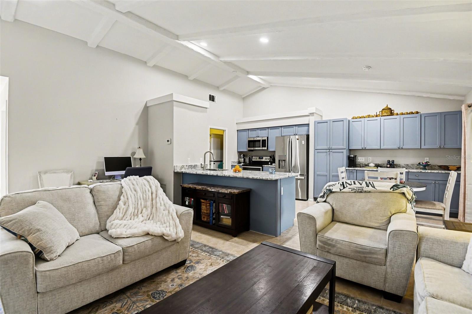 5401 Brassy Loop Property Photo 8