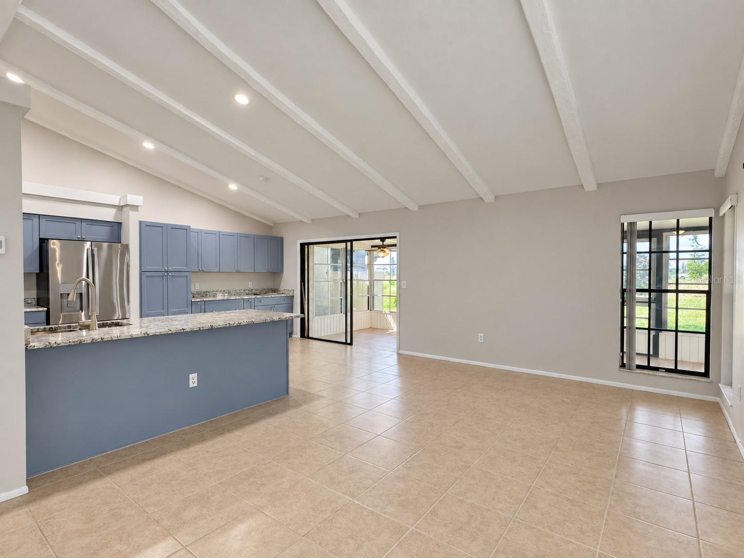 5401 Brassy Loop Property Photo 9