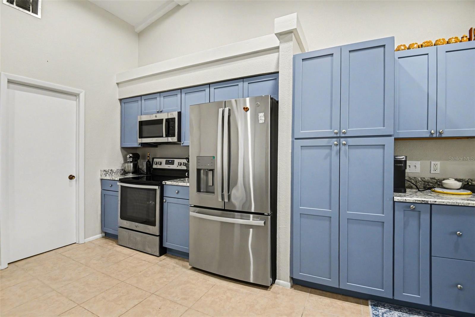 5401 Brassy Loop Property Photo 11