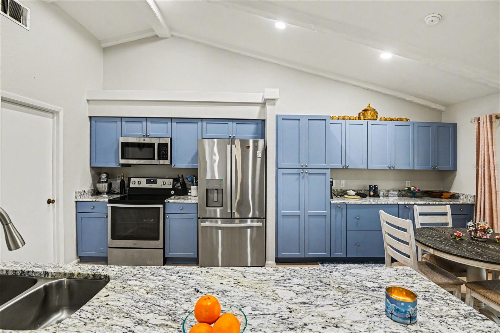 5401 Brassy Loop Property Photo 12