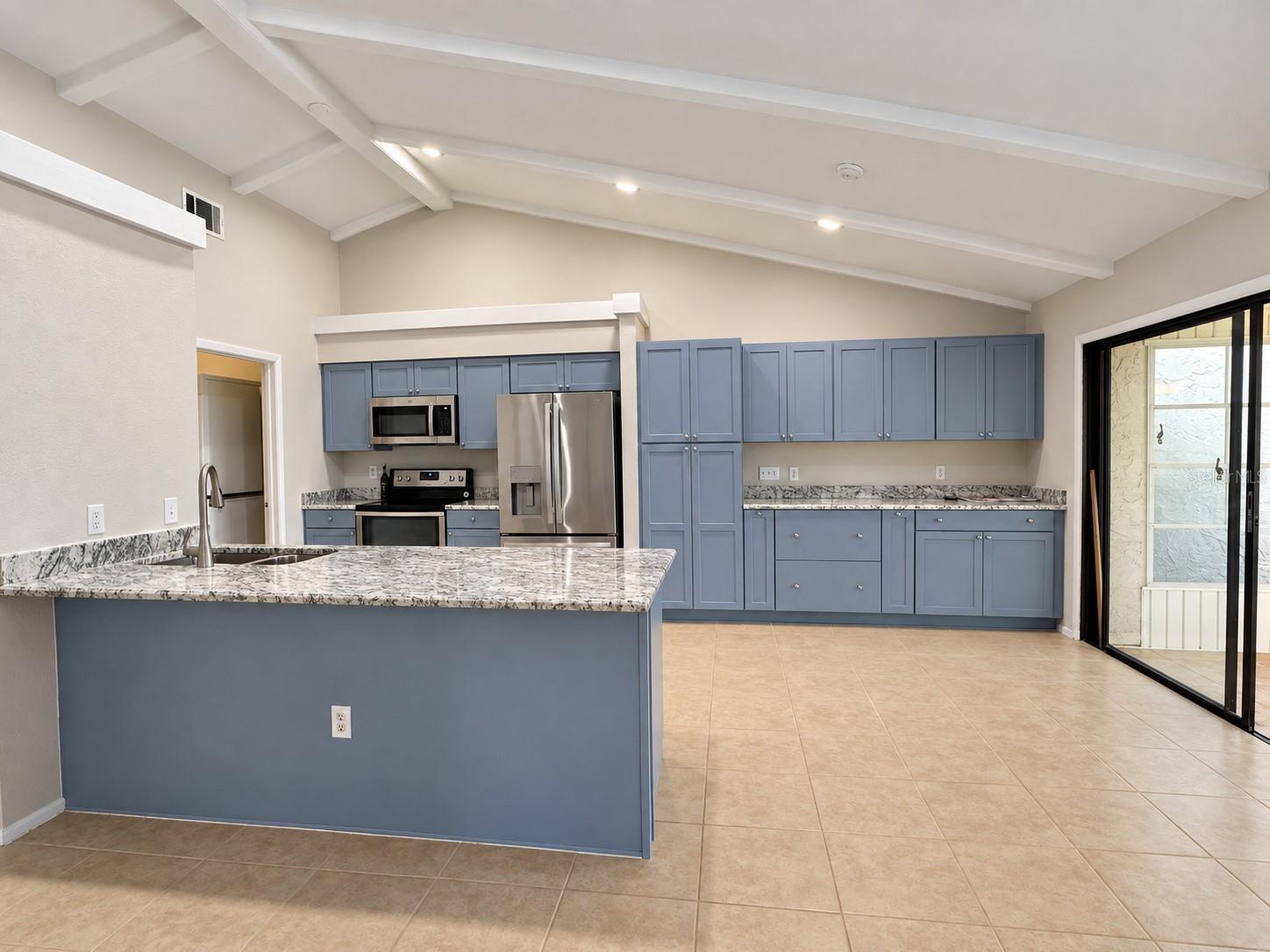 5401 Brassy Loop Property Photo 19