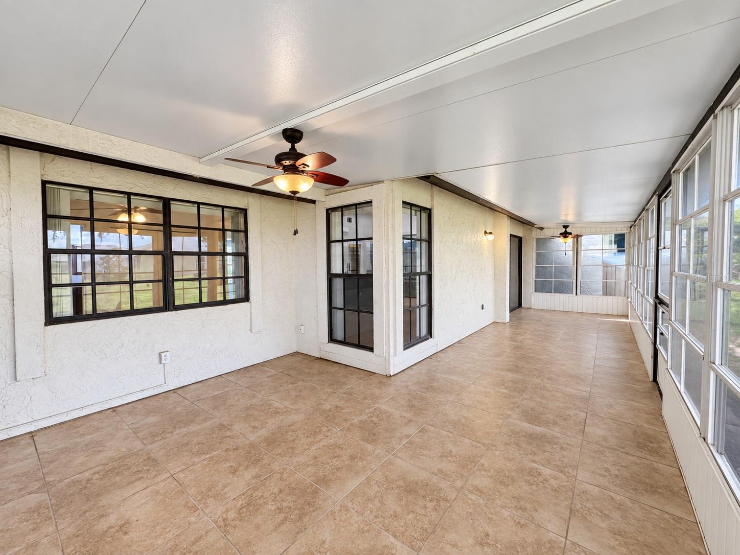 5401 Brassy Loop Property Photo 23