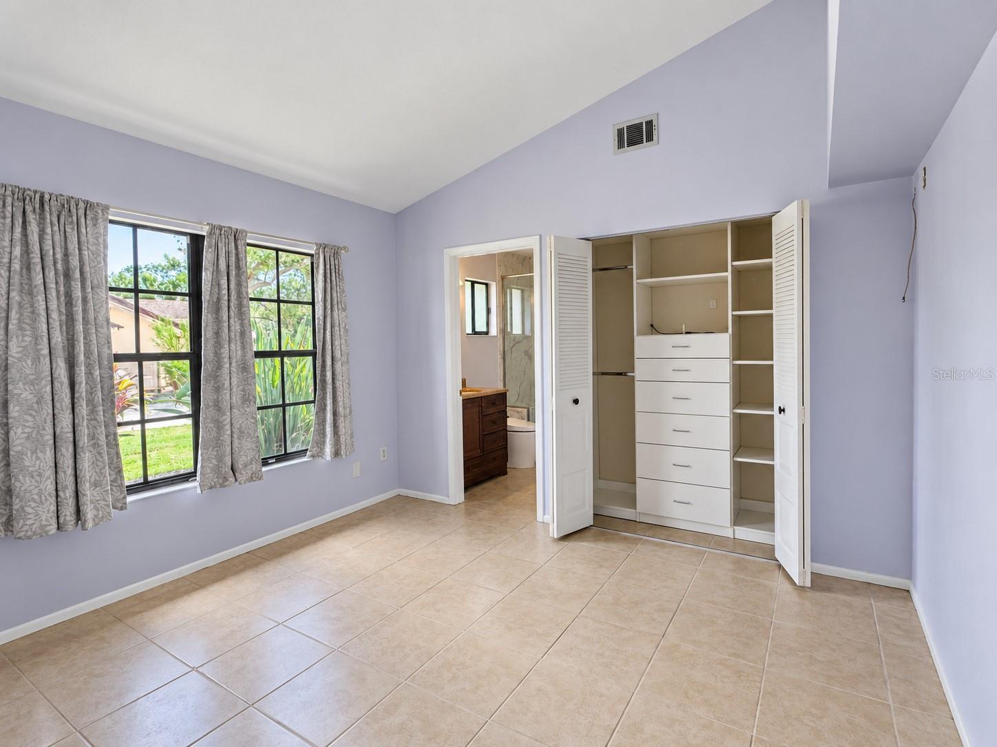 5401 Brassy Loop Property Photo 27