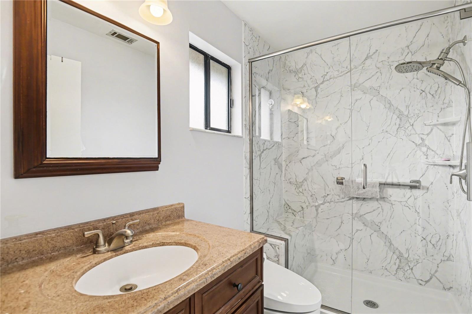 5401 Brassy Loop Property Photo 30