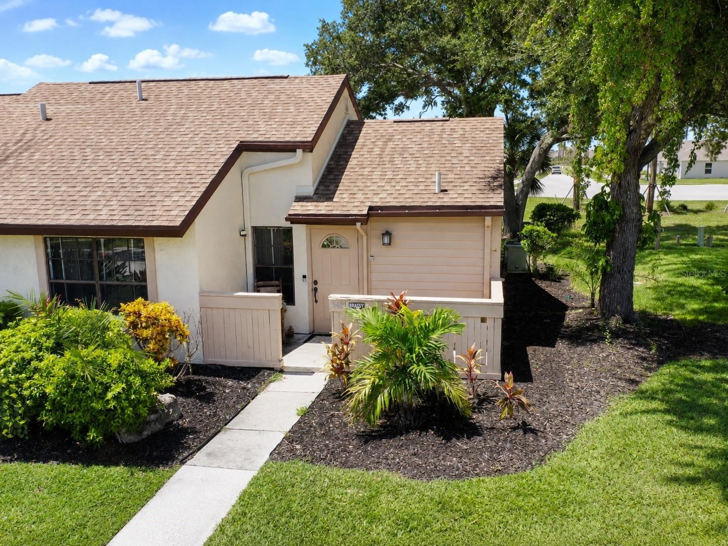 5401 Brassy Loop Property Photo 37