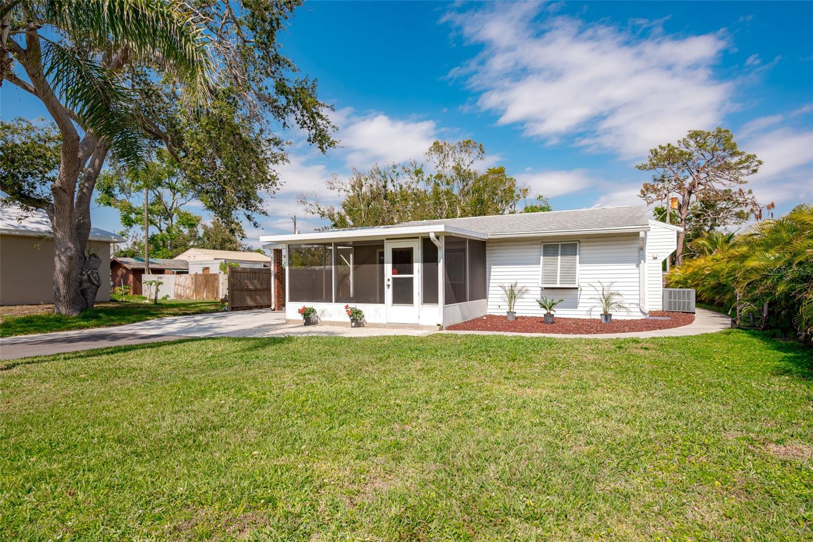 2209 Woodmere Rd Property Photo 1