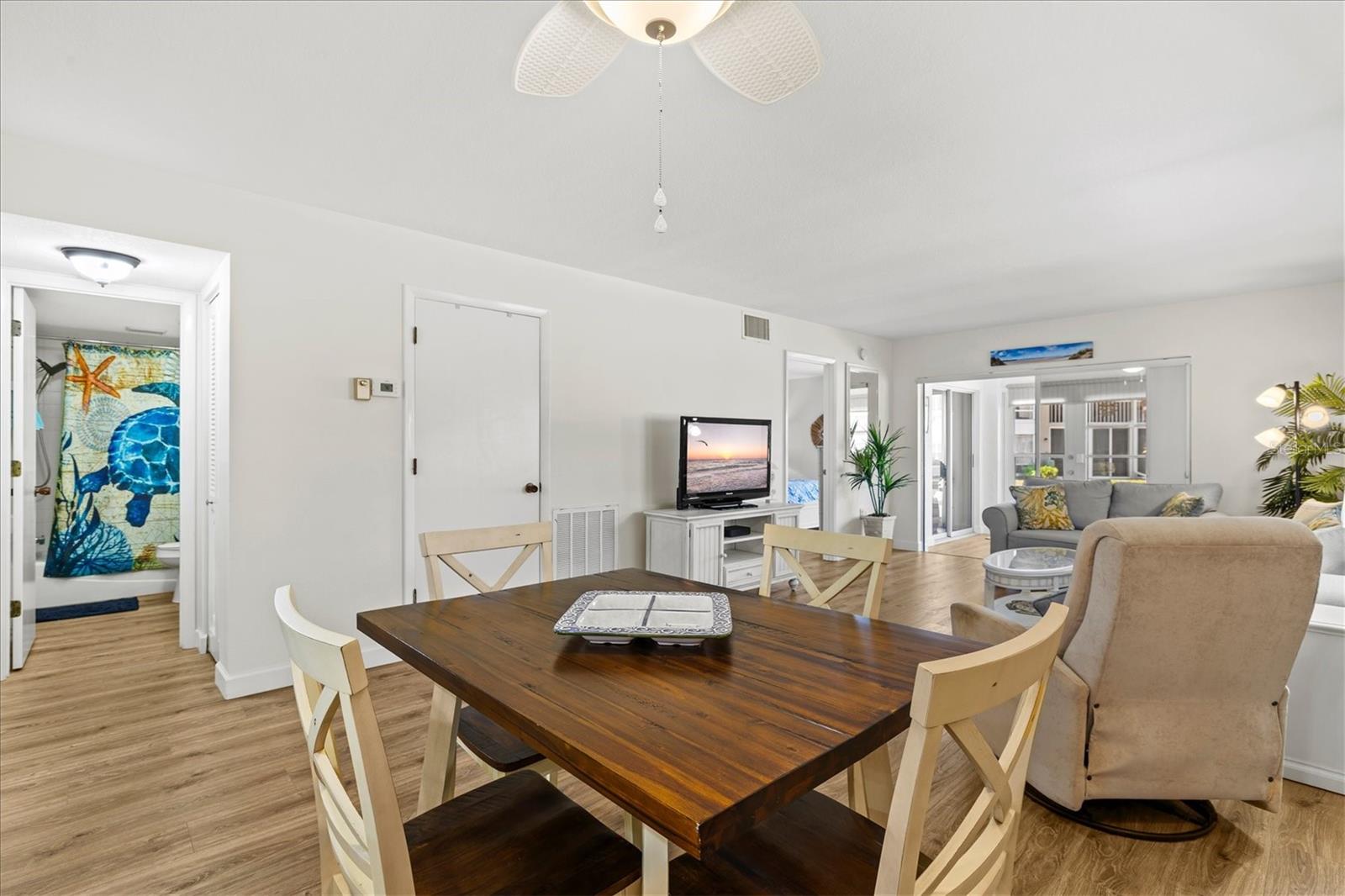 404 Pinebrook Cres #4 Property Photo 10