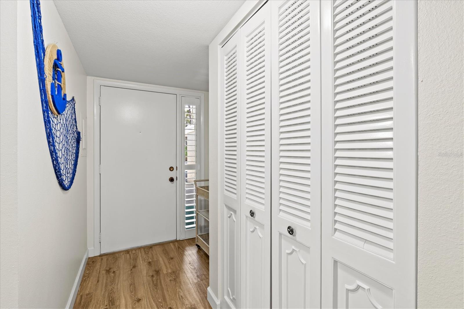 404 Pinebrook Cres #4 Property Photo 22