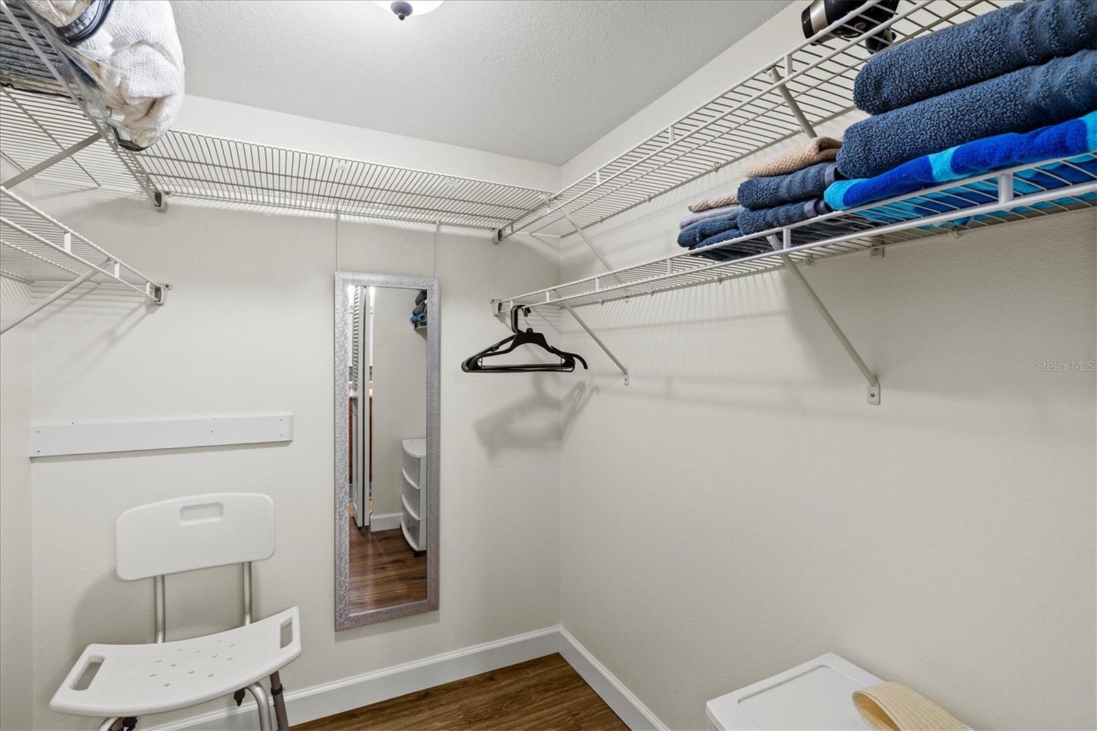 404 Pinebrook Cres #4 Property Photo 34