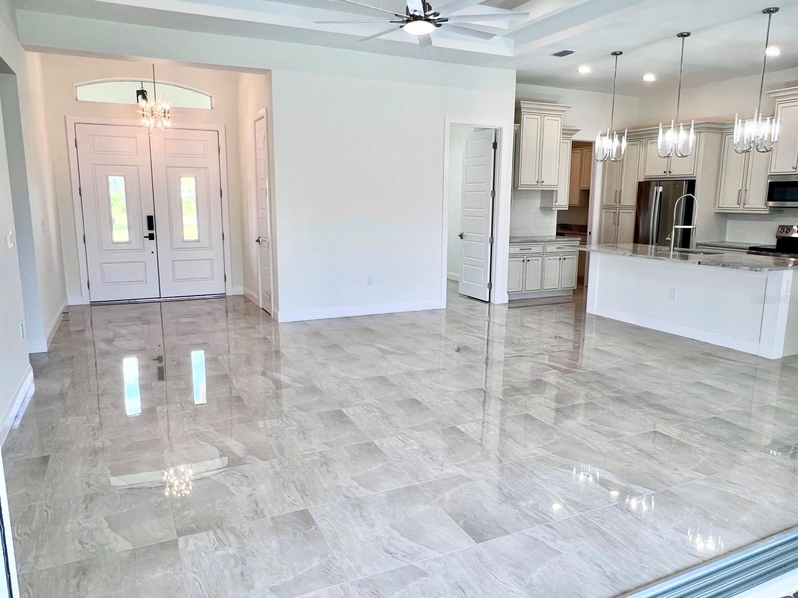 55 Rotonda Cir Property Photo 18