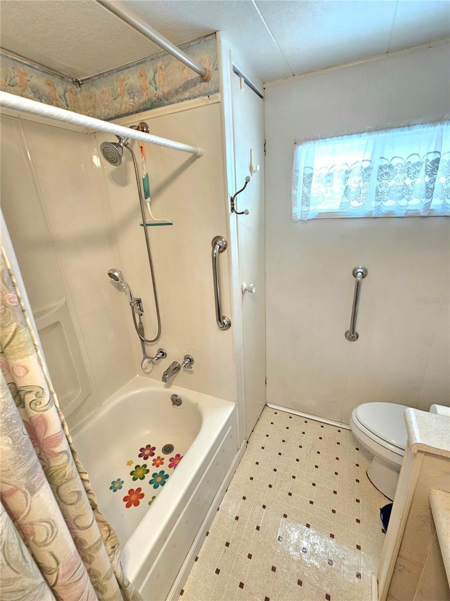 110 Roma Rd Property Photo 12