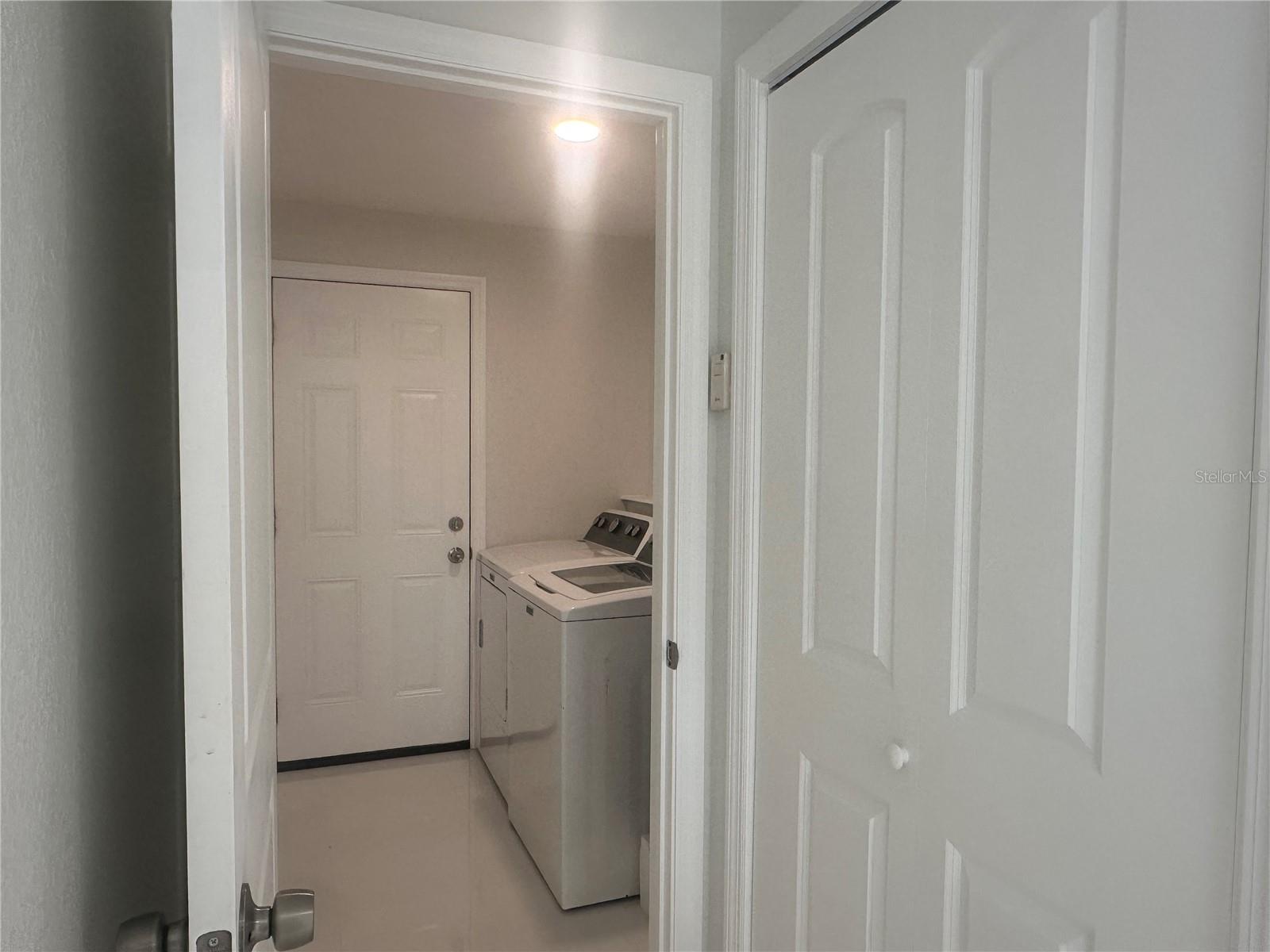 230 Annapolis Ln Property Photo 10