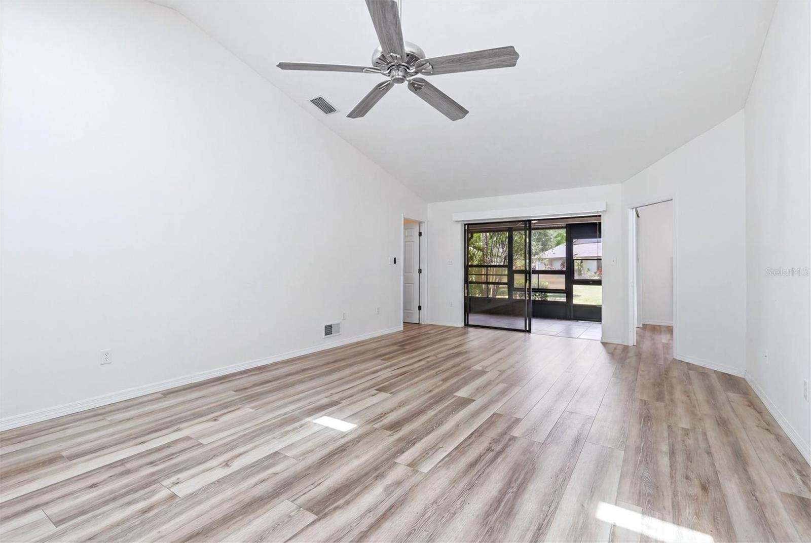 4793 Oak Forest Dr W #46 Property Photo 17