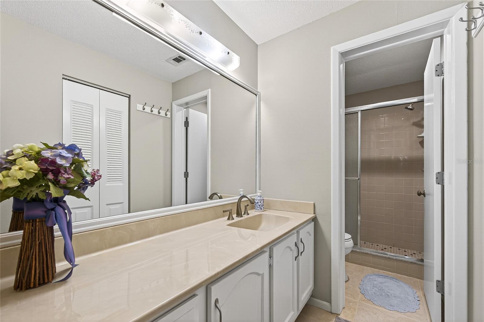 360 Three Lakes Ln #j Property Photo 22