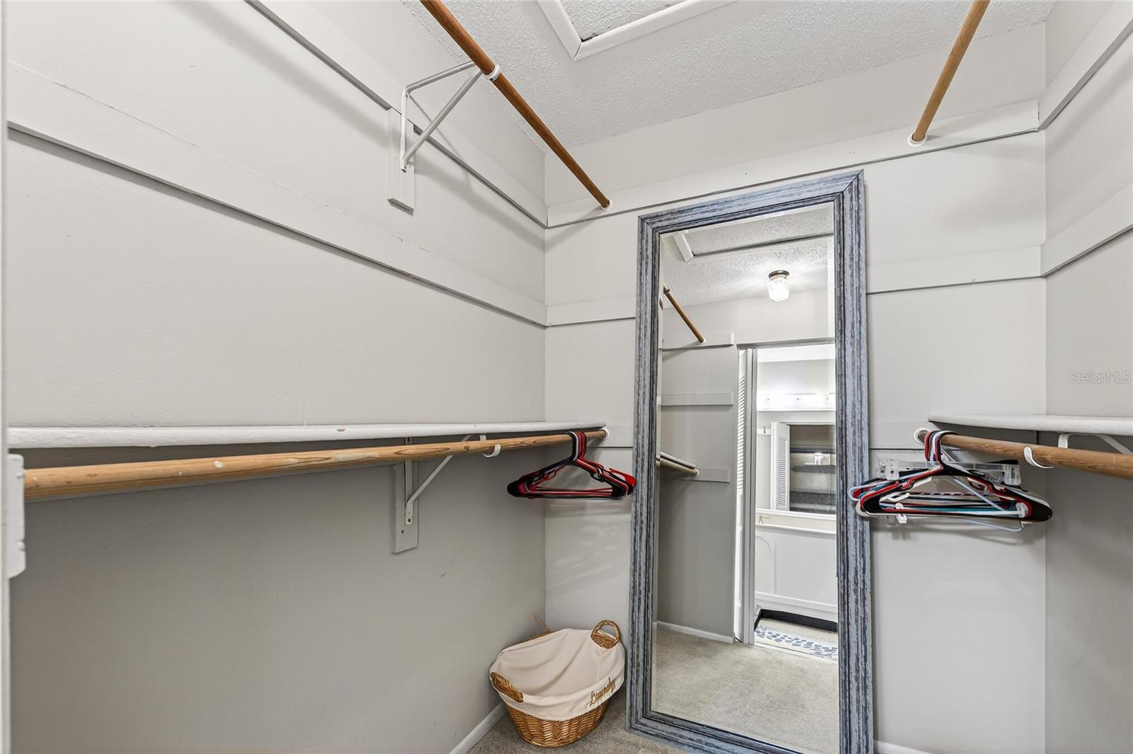 360 Three Lakes Ln #j Property Photo 25