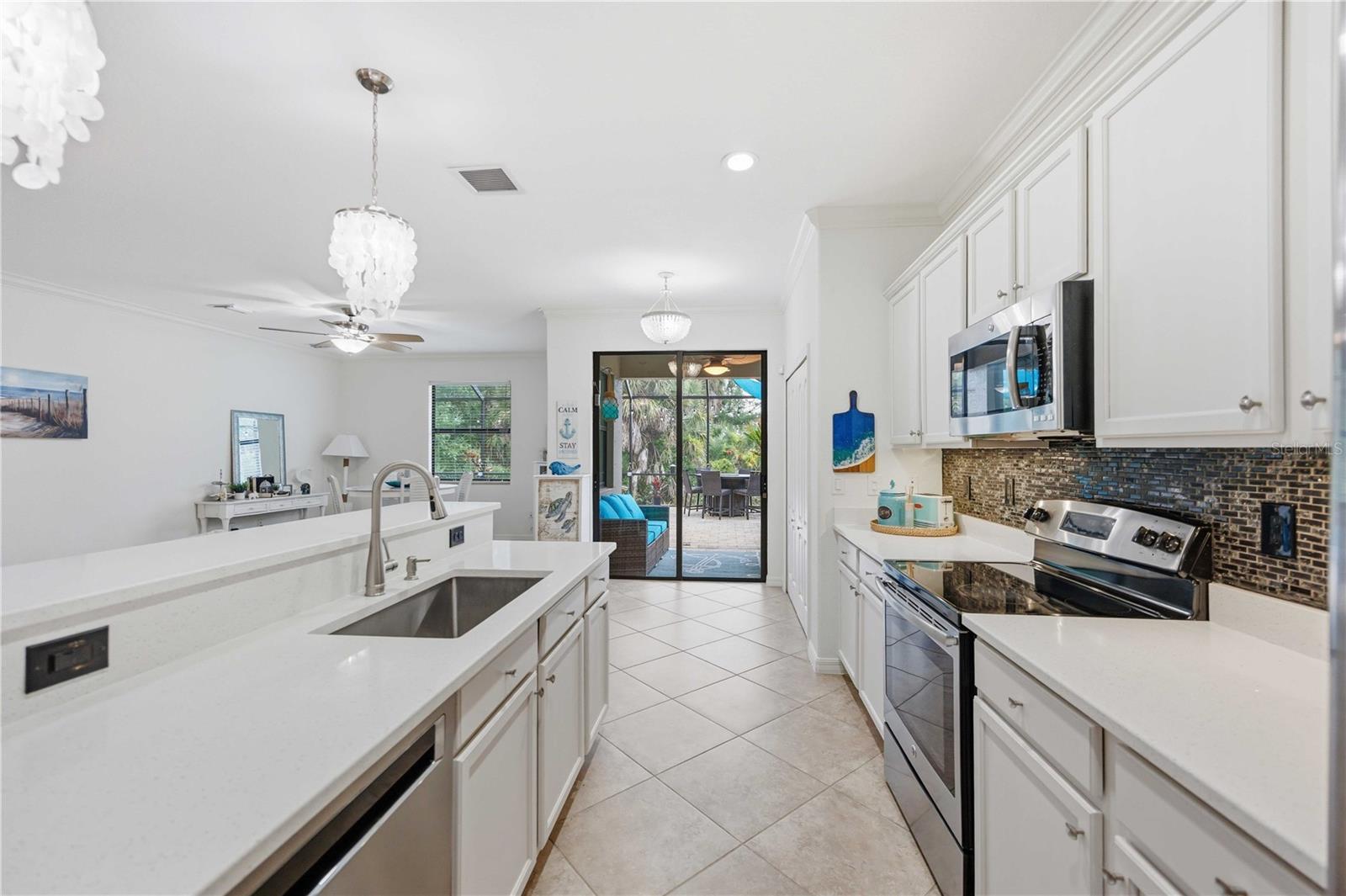 12744 Richezza Dr Property Photo 17