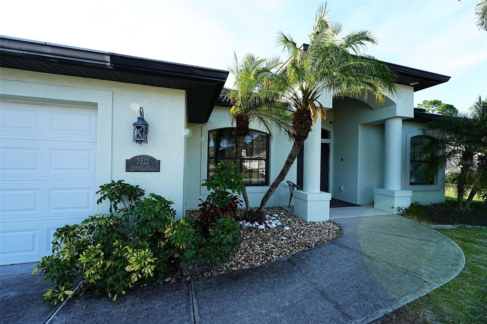 3522 Renault Cir Property Photo 1