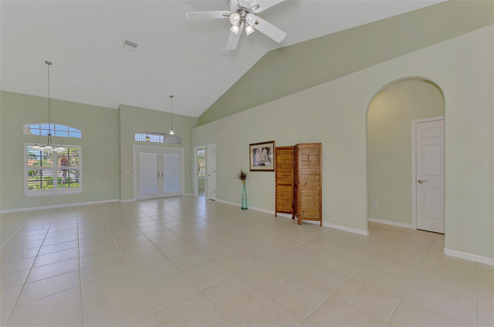 5879 Madison Rd Property Photo 15
