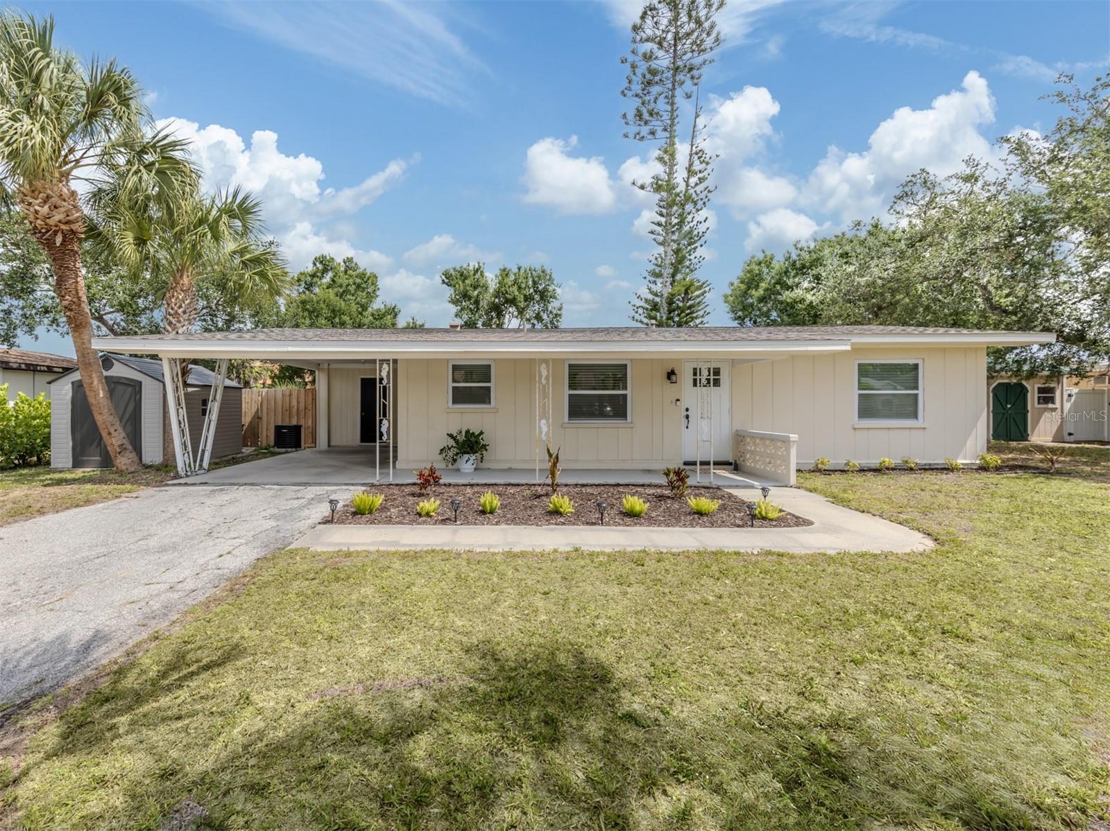 929 CYPRESS AVE Property Photo 1